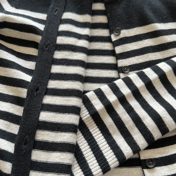 🌸Gap NWT cardigan size M. - Picture 8 of 17